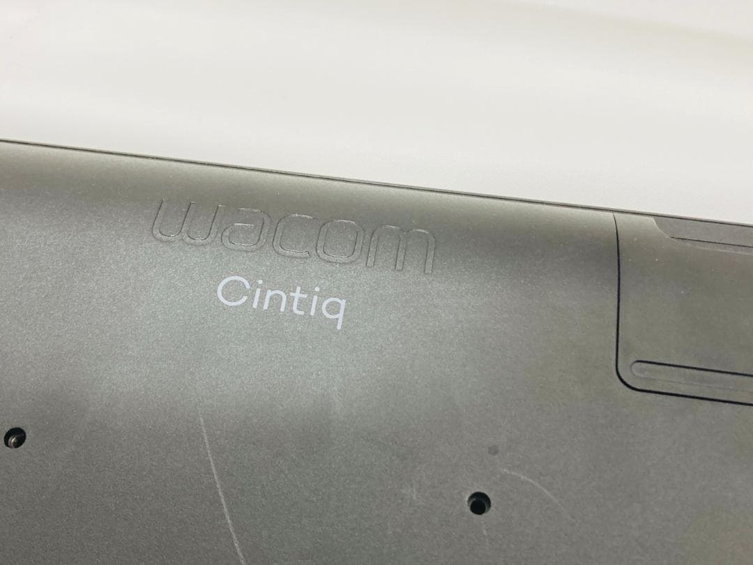 Wacom Cintiq 22 DTK-2260 ペンタブレット 通電ジャンク