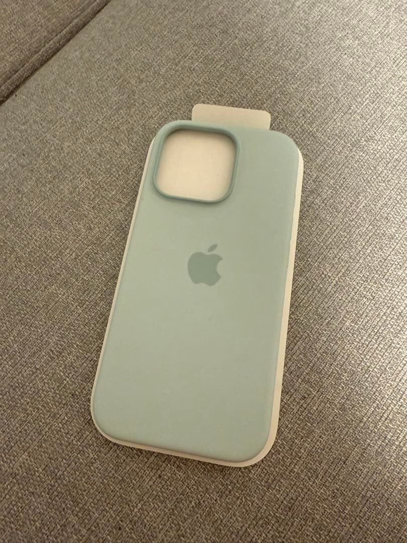 iPhone16 pro Apple純正シリコンケース アクアマリン