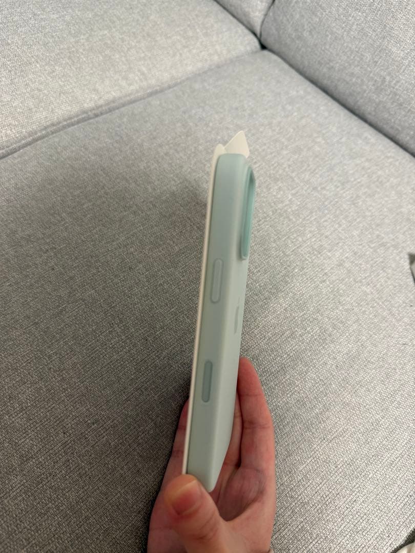 iPhone16 pro Apple純正シリコンケース アクアマリン