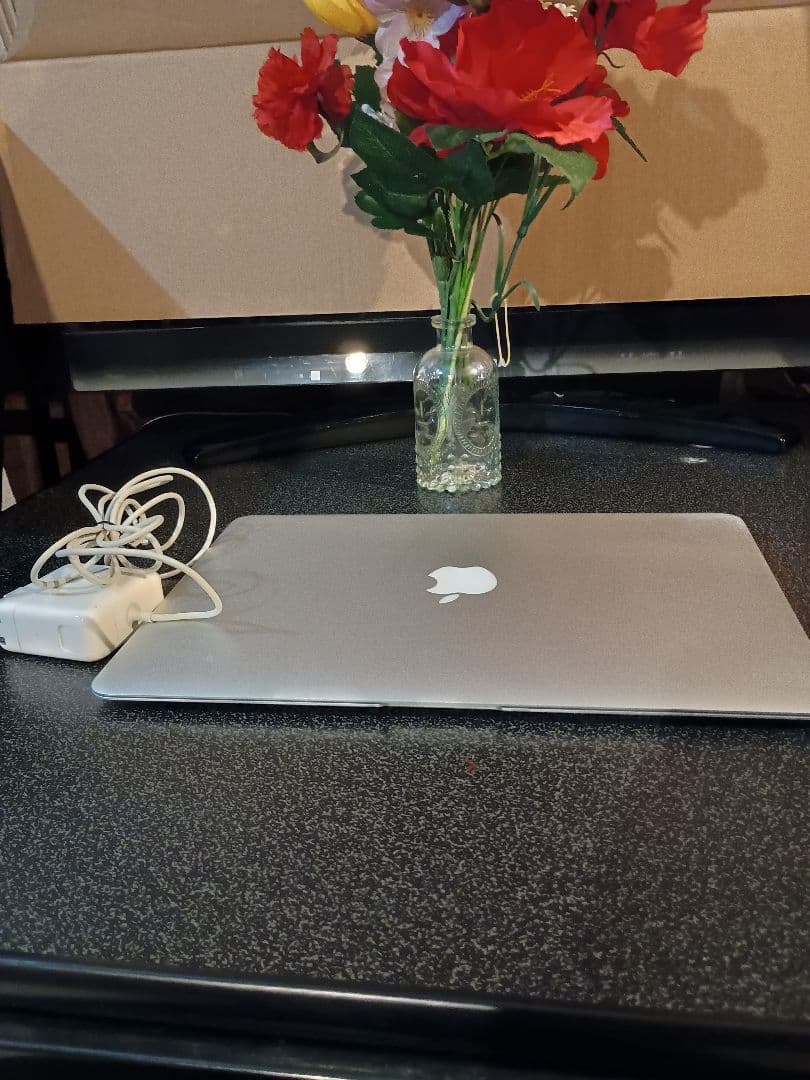 MacBook Air (Early 2015) シルバー 13インチ動作確認済