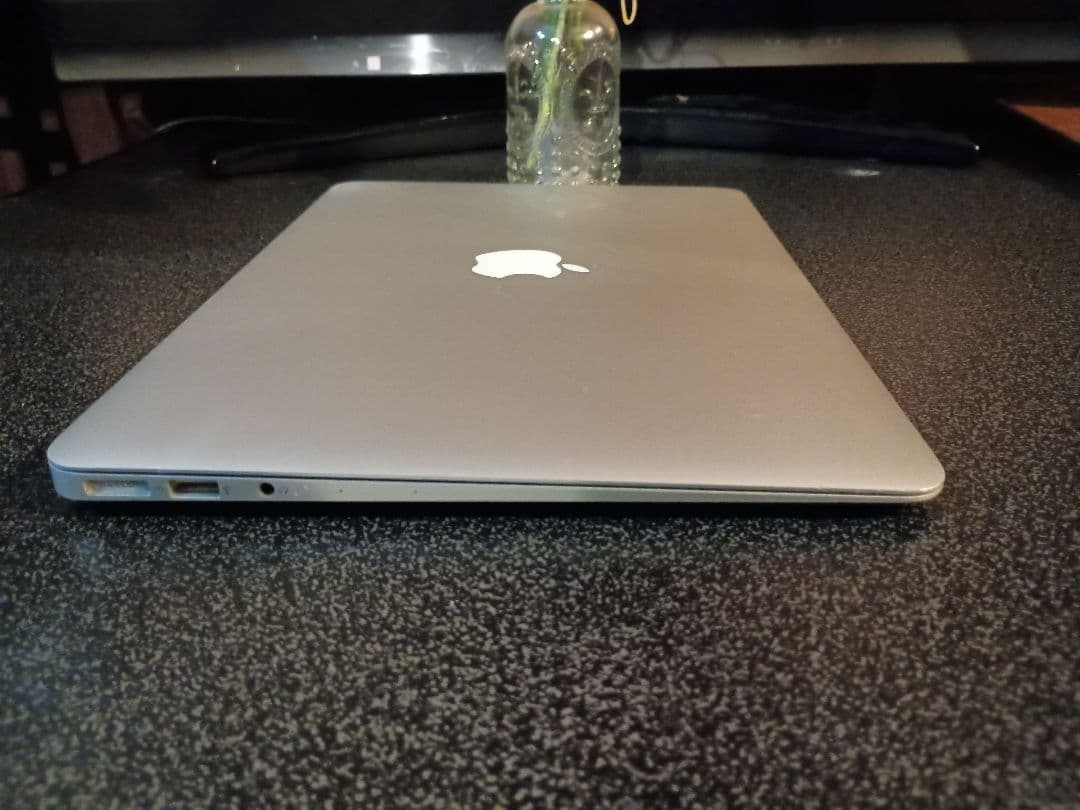 MacBook Air (Early 2015) シルバー 13インチ動作確認済