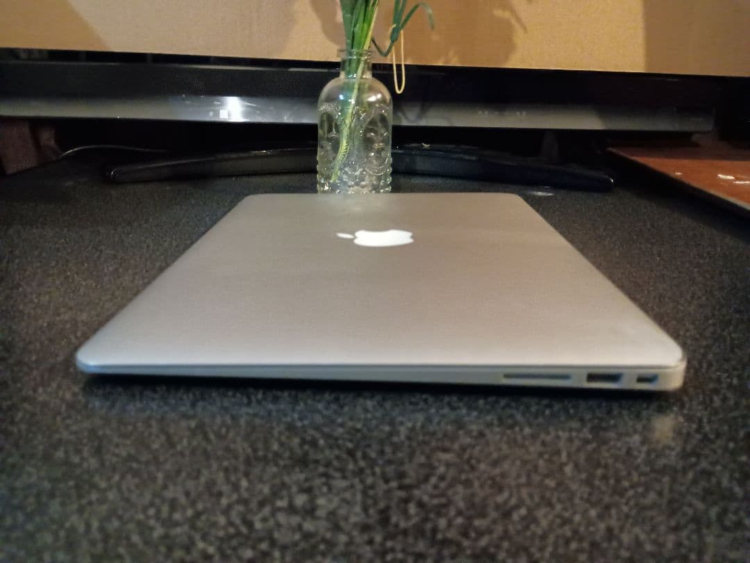 MacBook Air (Early 2015) シルバー 13インチ動作確認済