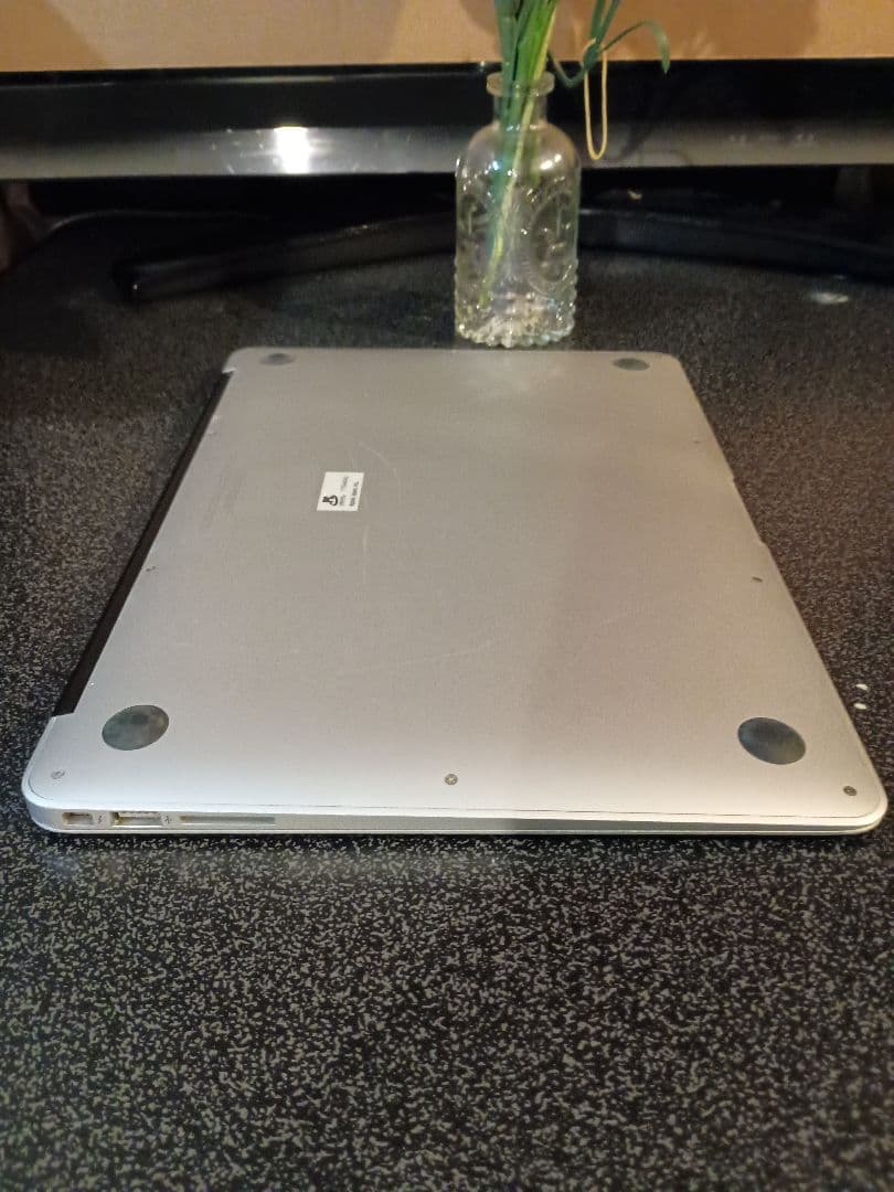 MacBook Air (Early 2015) シルバー 13インチ動作確認済