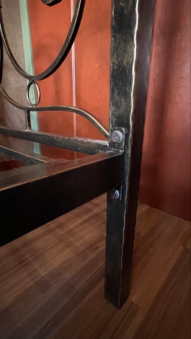 シングルベッドフレーム 金属製 アイアン　ゴールド　アンティーク風