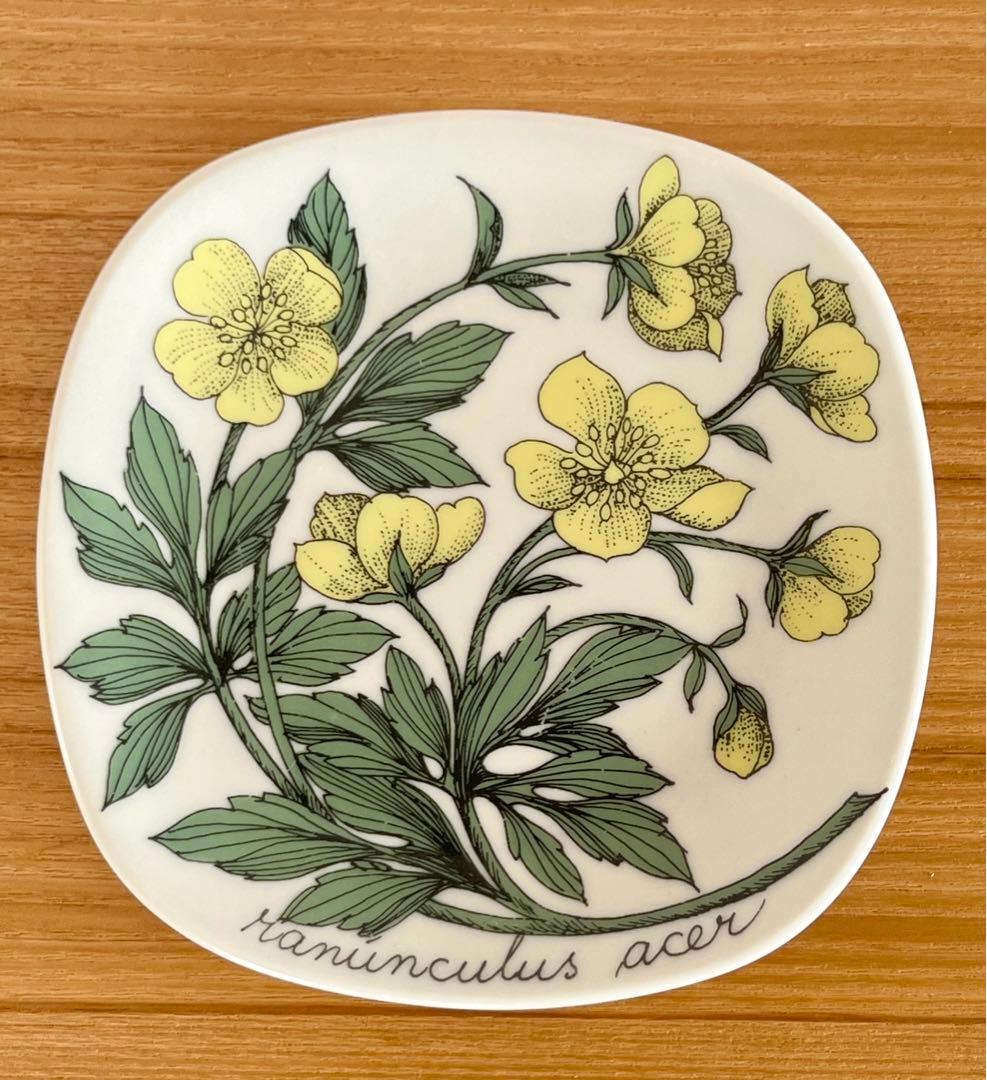 ARABIA エステリ・トムラ ボタニカ \"Ranunculus acris\"