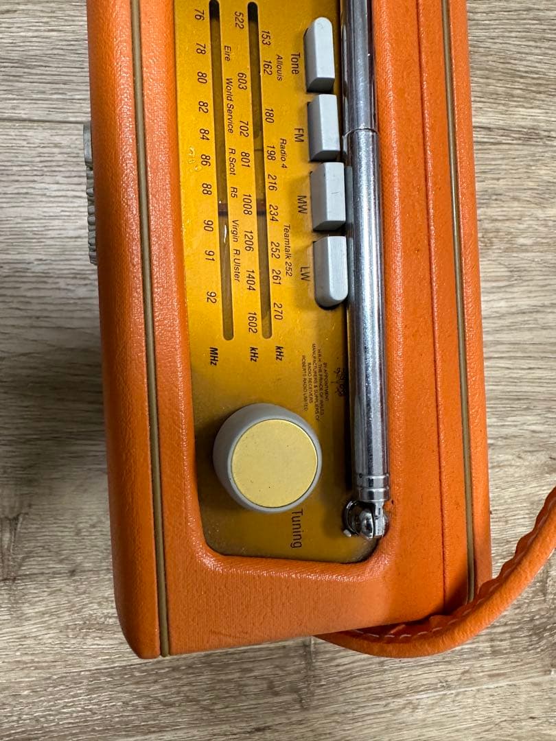 ROBERTS R250 クラシックラジオ