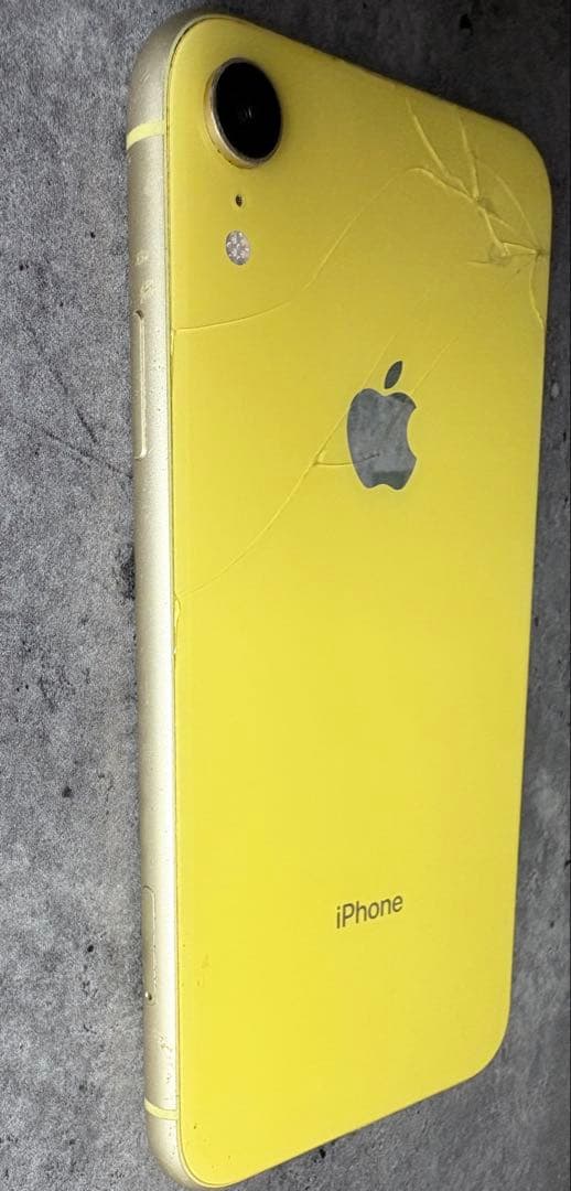 iPhone X 本体 画面割れ・液晶表示ムラあり 初期化済み