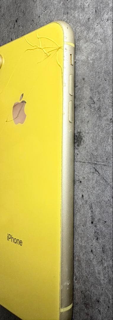 iPhone X 本体 画面割れ・液晶表示ムラあり 初期化済み