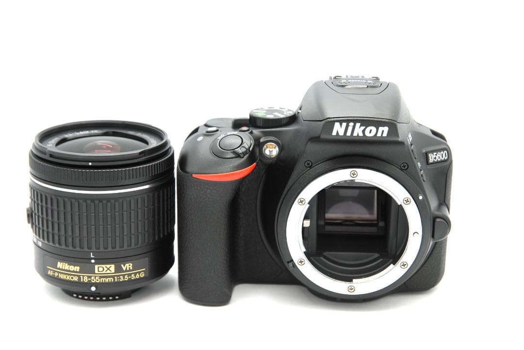 ショット数8466枚 Nikon D5600 レンズキット 美品 Wi-Fi付き