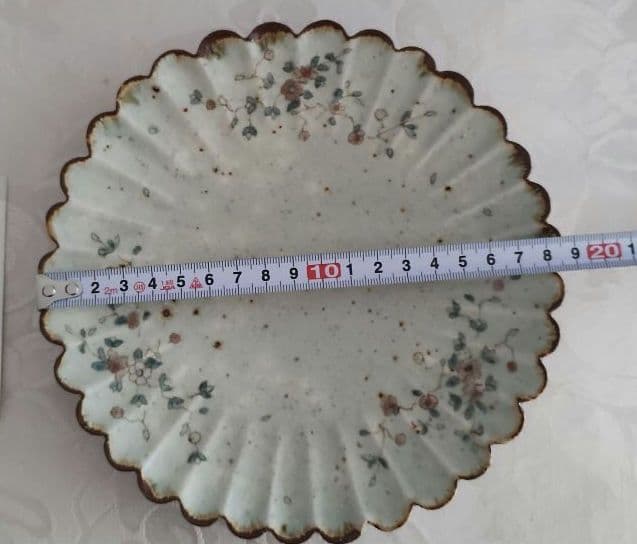 市野吉記さん　コウホ窯　輪花丸皿　シノワズリ　約18.5cm