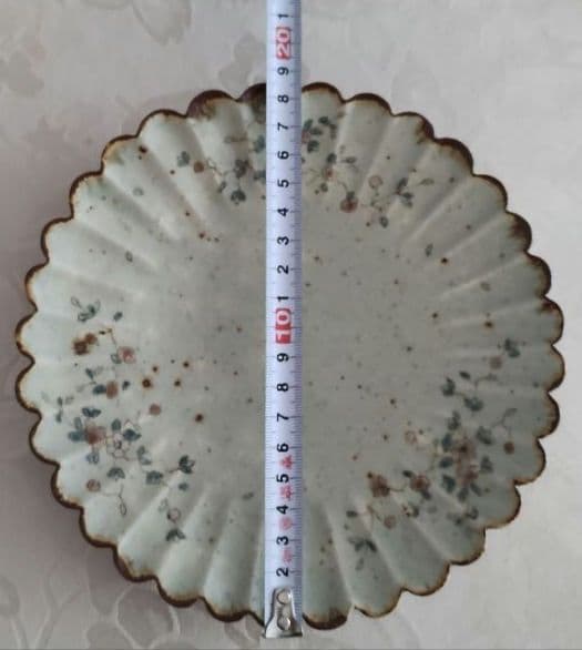 市野吉記さん　コウホ窯　輪花丸皿　シノワズリ　約18.5cm