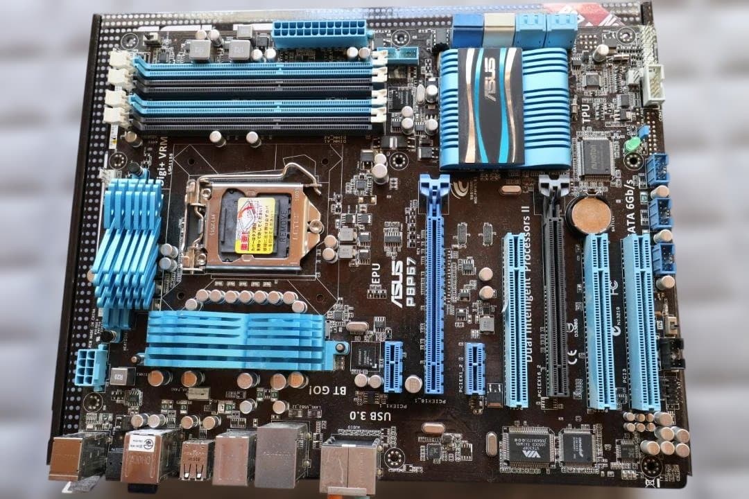 P8P67+CPU+メモリ＋グラボ　４点セット