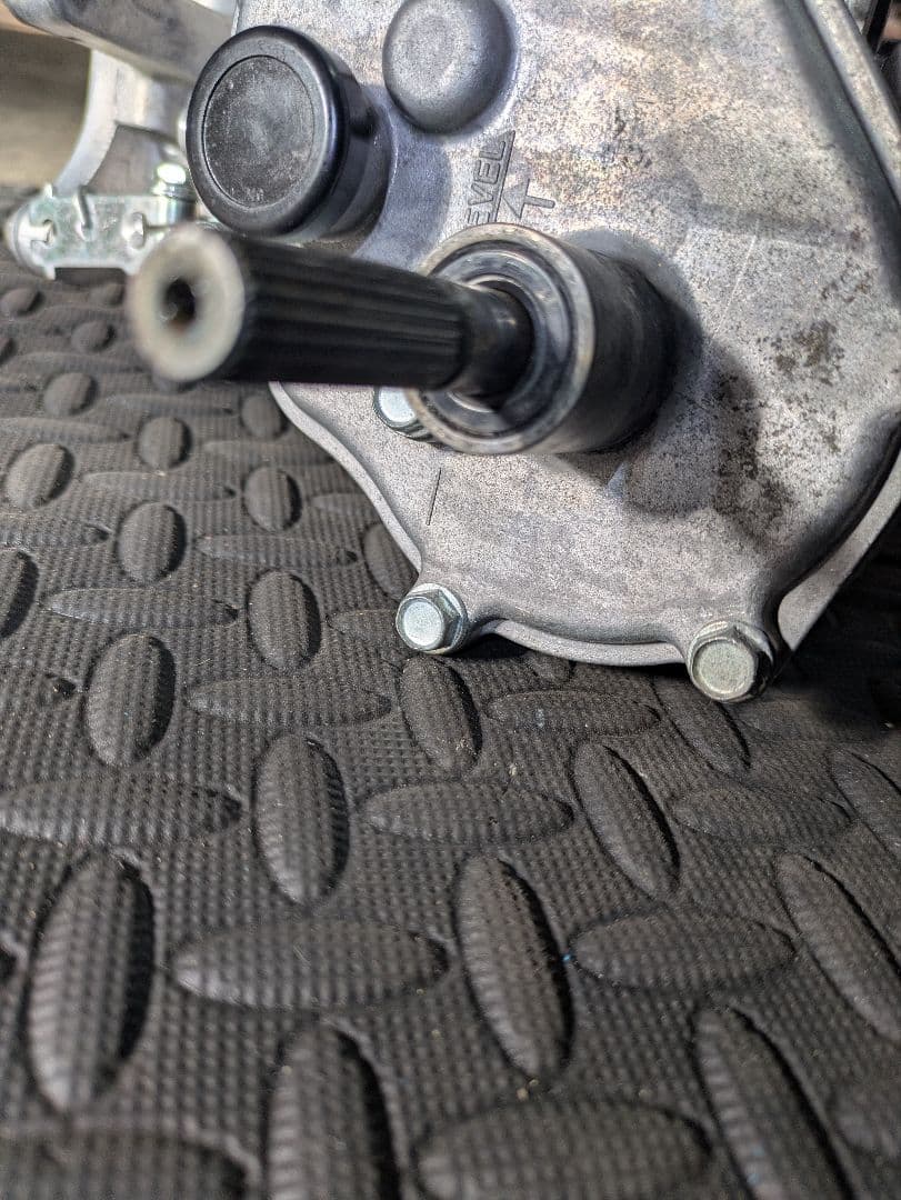 草刈り機　スパイダーモアSP850　ミッション