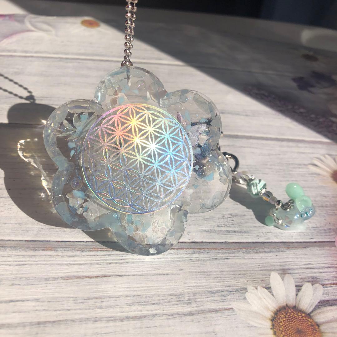 【2934】うさぎ　オルゴナイト　天然石　キーホルダー　チャーム　アクアマリン