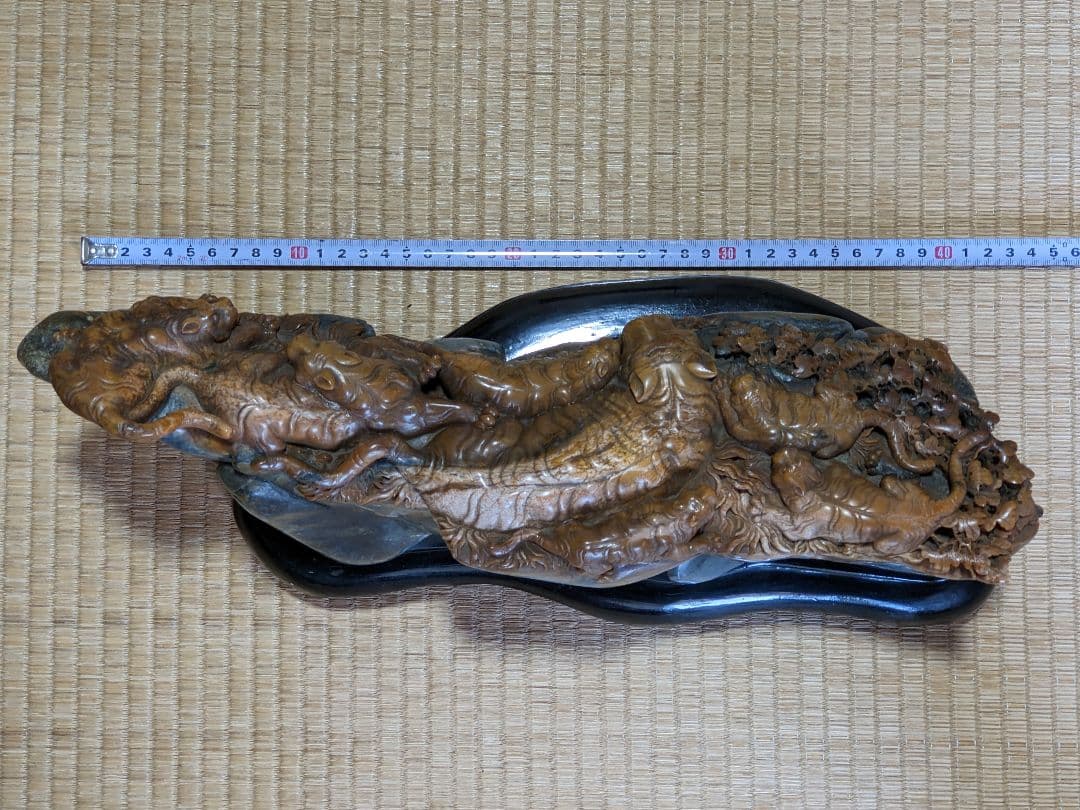 ♦中国古美術品 透かし彫り 草花文様 群虎 天然石 置物飾り 玉石文化 骨董品