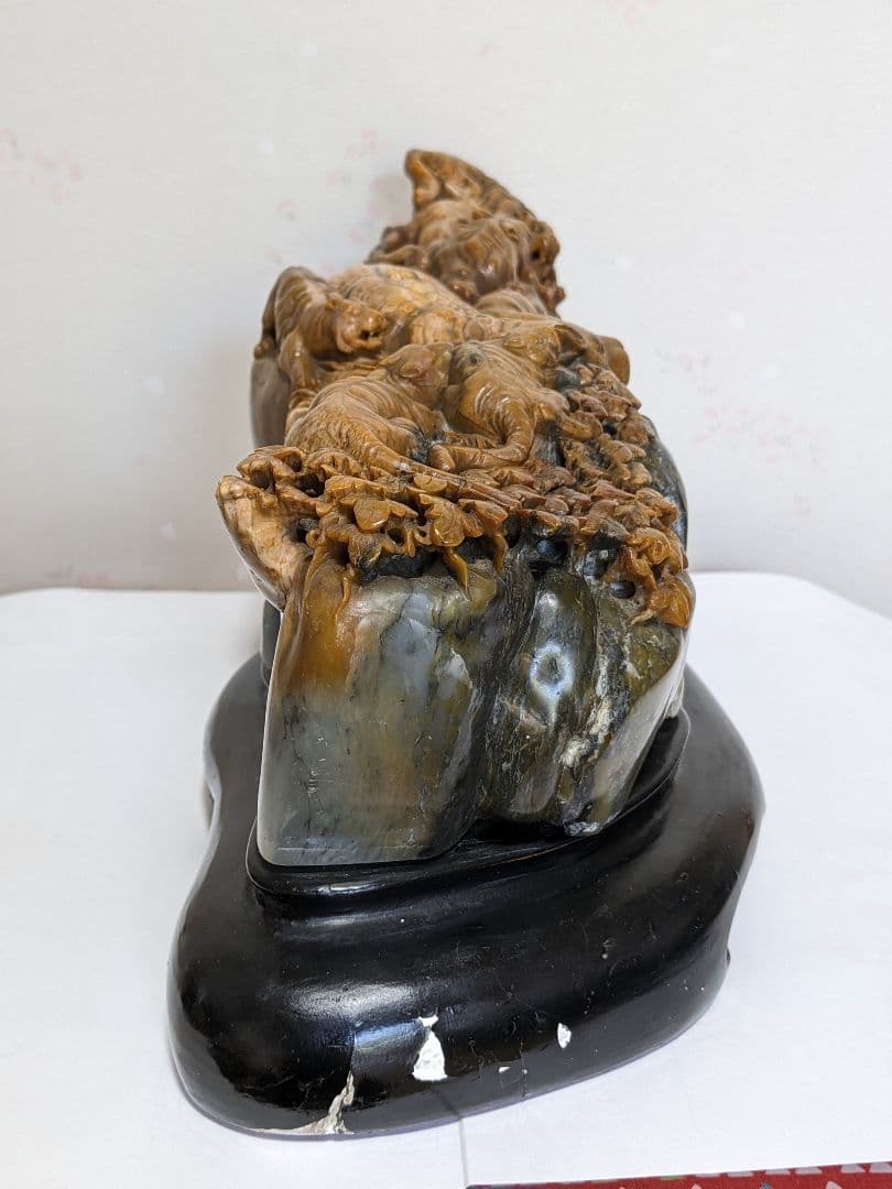 ♦中国古美術品 透かし彫り 草花文様 群虎 天然石 置物飾り 玉石文化 骨董品