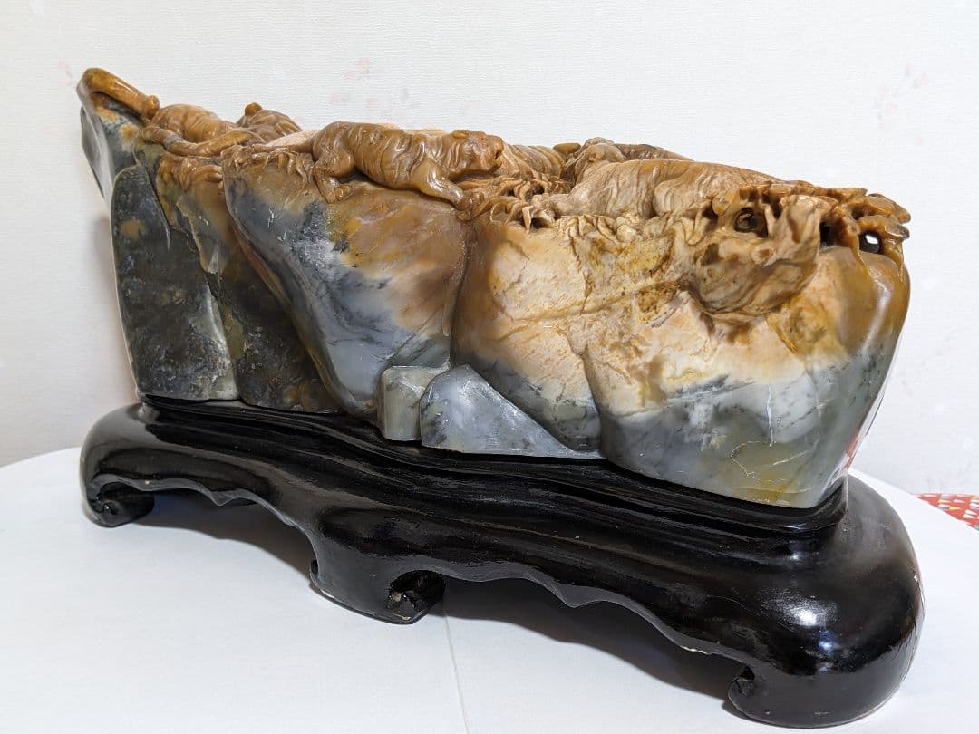 ♦中国古美術品 透かし彫り 草花文様 群虎 天然石 置物飾り 玉石文化 骨董品