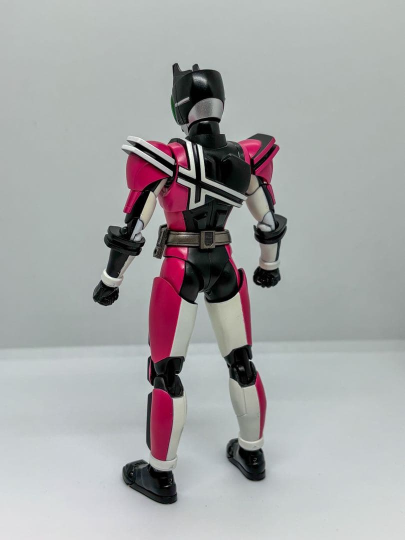 S.H.Figuarts 真骨彫製法　仮面ライダーディケイド
