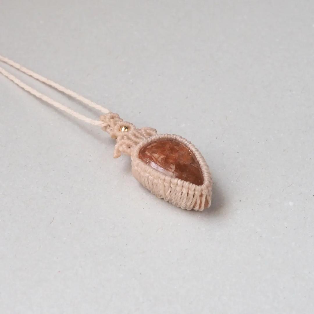 サンストーン マクラメ ネックレス