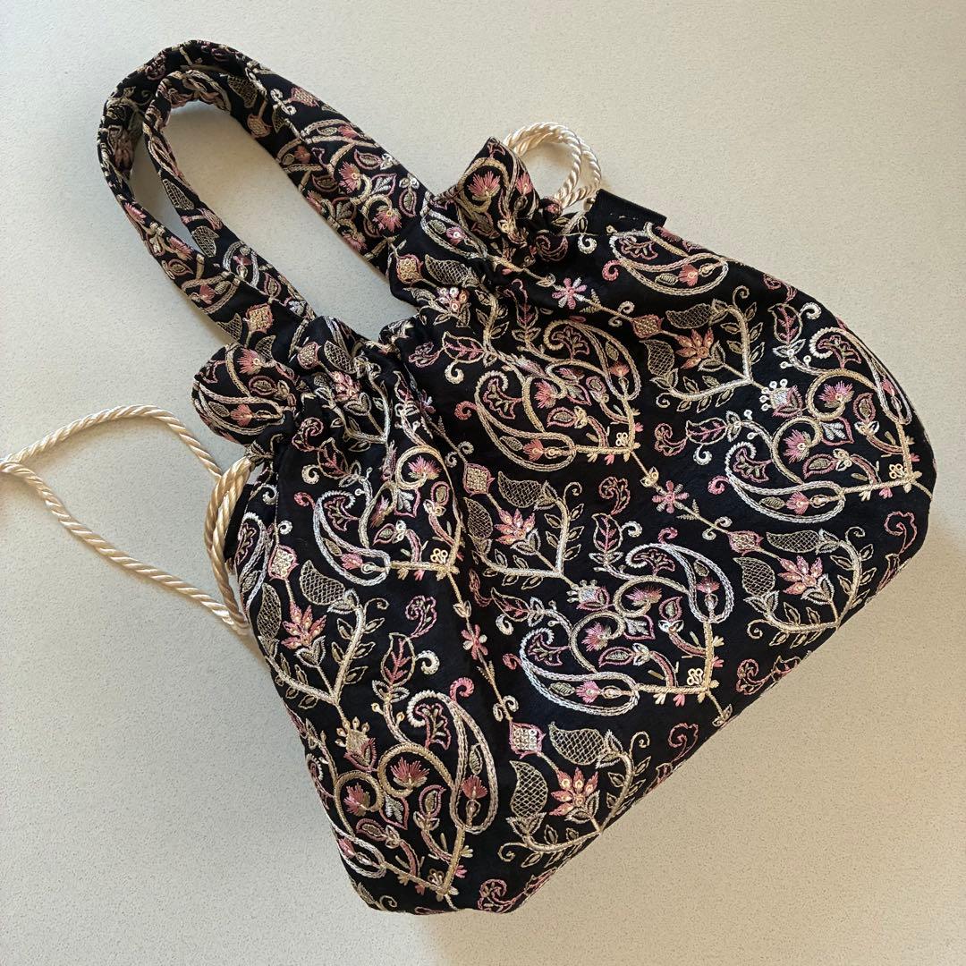 巾着バッグ（インド刺繍　ブラック）