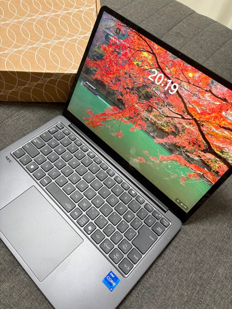 NEC 13．3型LAVIE　SOL PC-S1375JAB