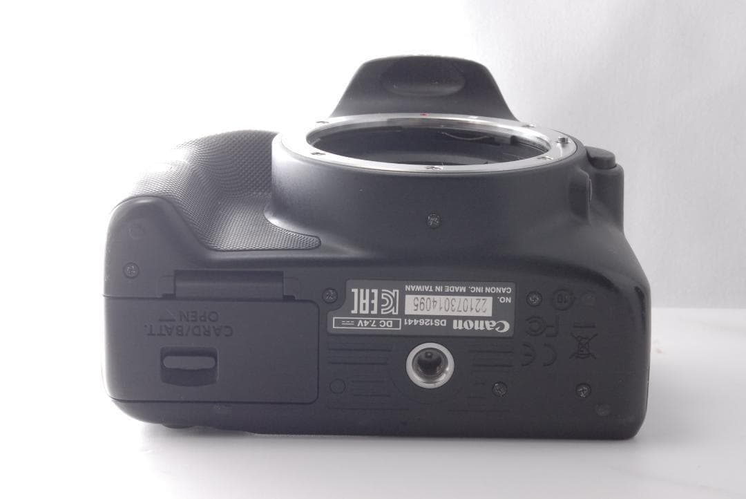 お値下げしました！最軽量一眼レフ♪ Canon Kiss X7 写真も動画OK