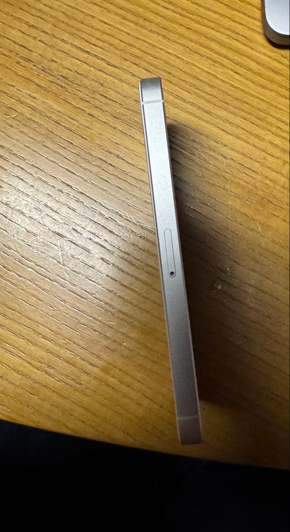Apple iPhone SE 第一世代 第1世代 ホワイト