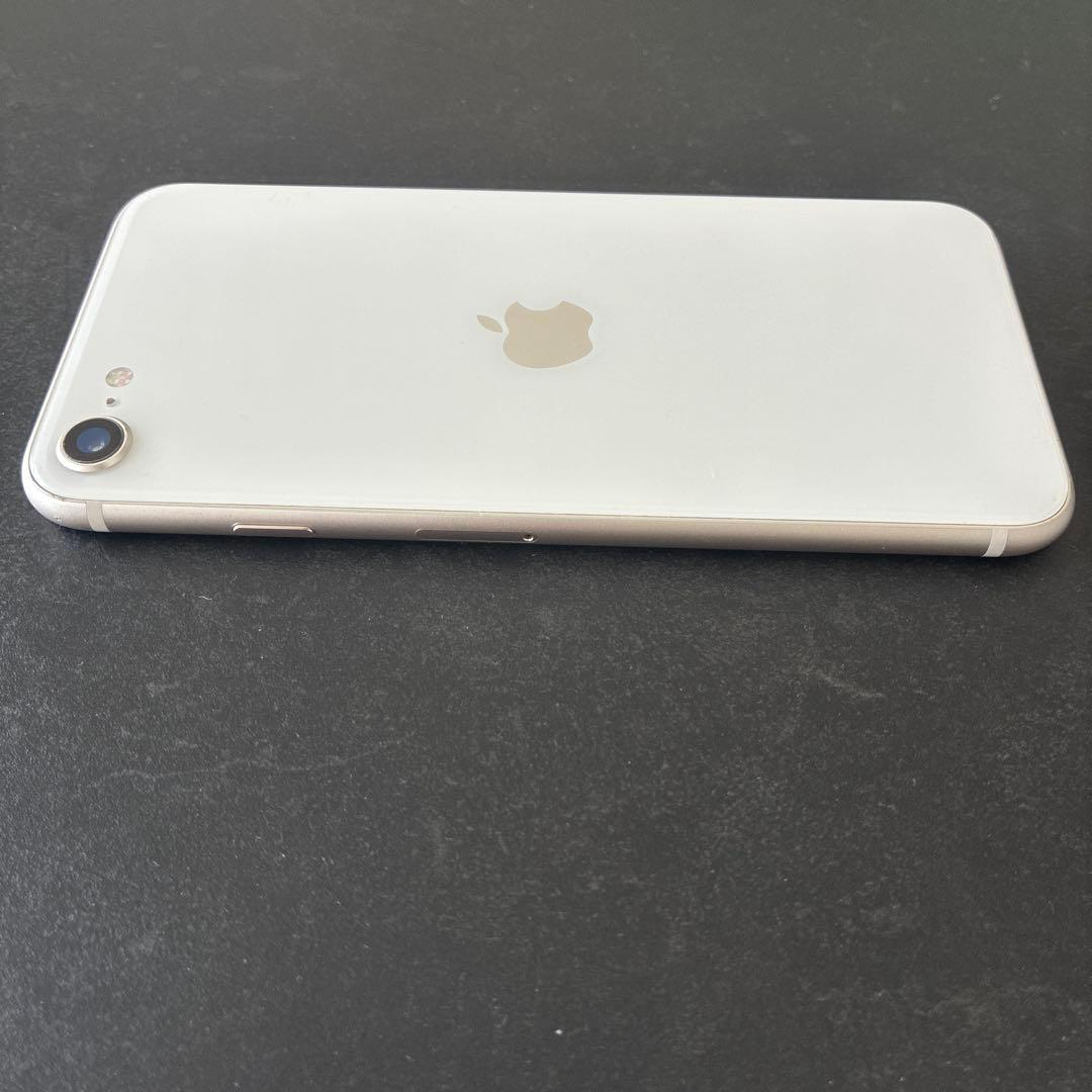 Apple iPhone SE (iOS 17.5.1) 本体のみ