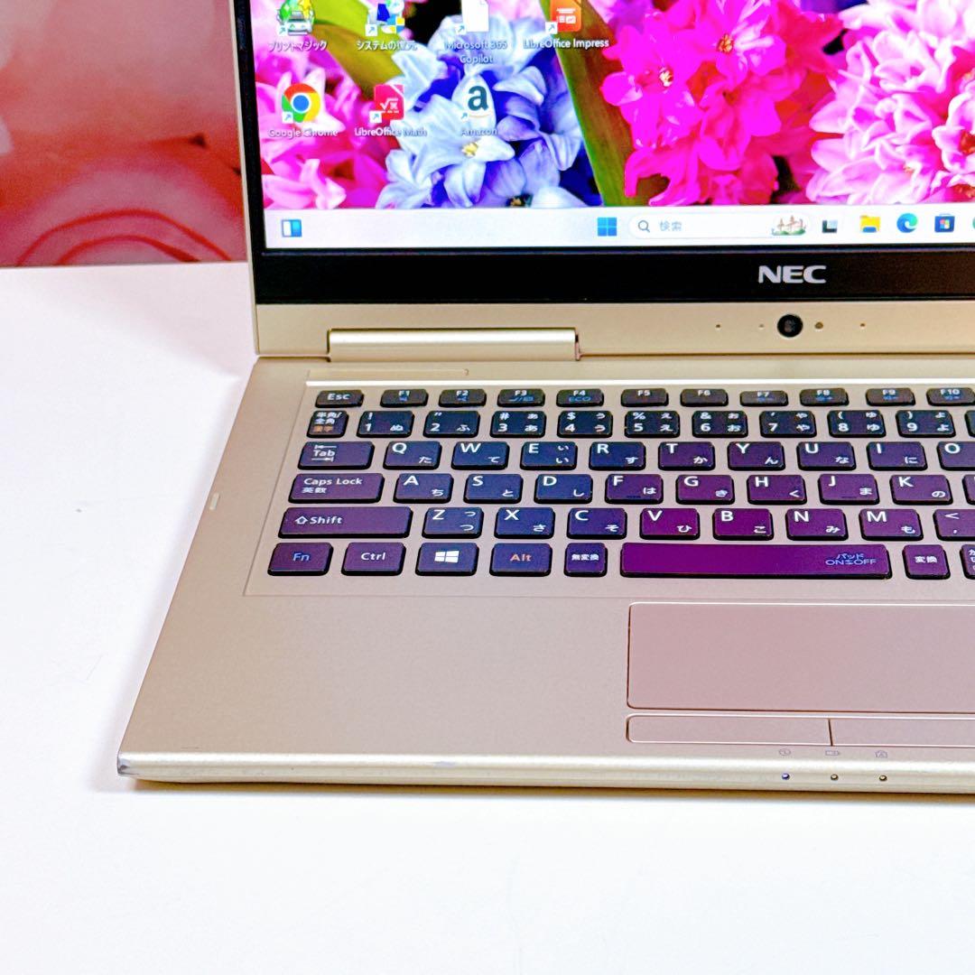 SSDでサクサク✨タブレット型ノートパソコン✨薄型 軽量✨2in1✨タッチパネル