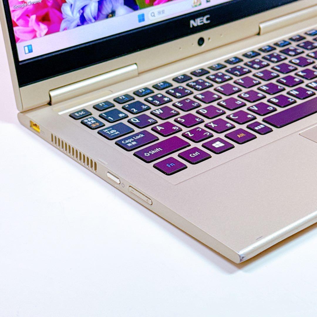 SSDでサクサク✨タブレット型ノートパソコン✨薄型 軽量✨2in1✨タッチパネル