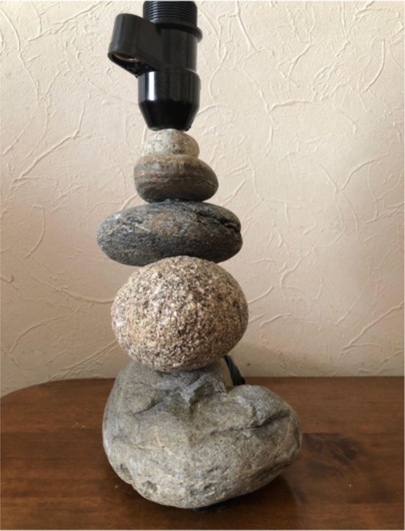 石積みランプ　ハンドメイド　テーブルランプ　天然石