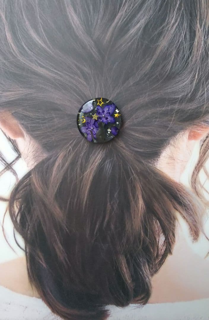 初夏の夜 お散歩黒猫ちゃんラウンドレジンヘアゴム