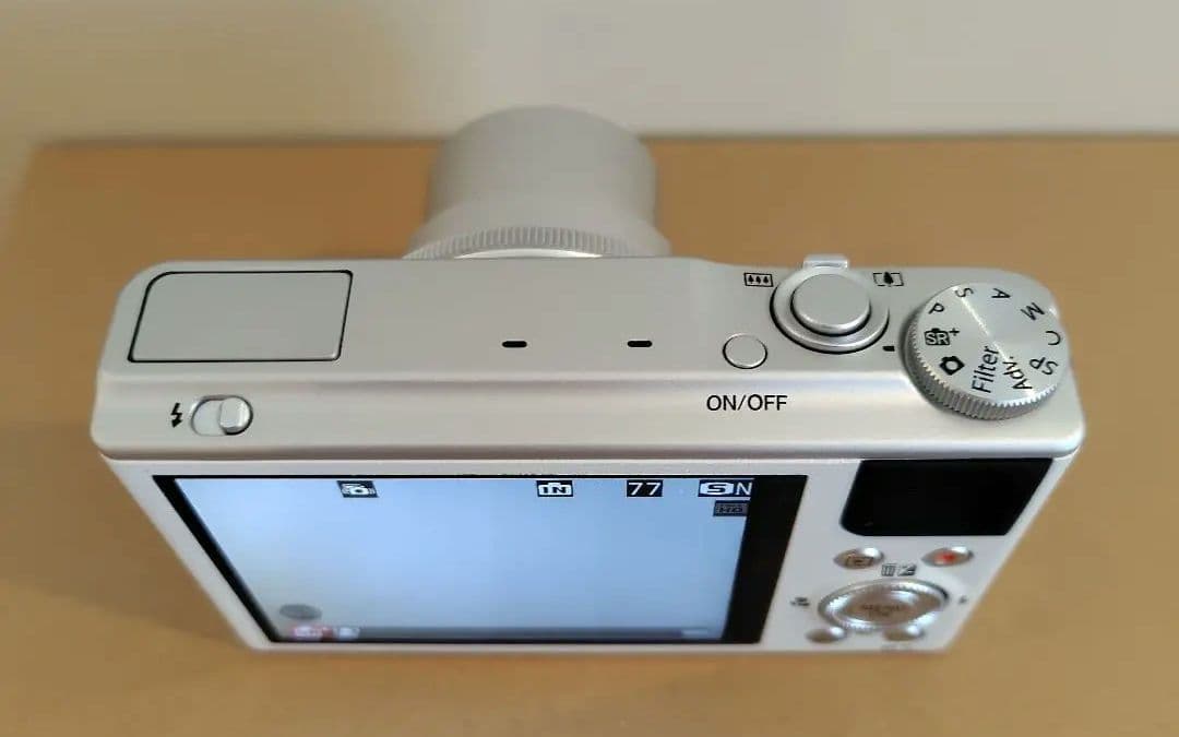 新品未使用 FUJIFILM XQ2 ホワイト 【レア品】