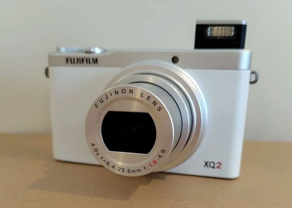 新品未使用 FUJIFILM XQ2 ホワイト 【レア品】