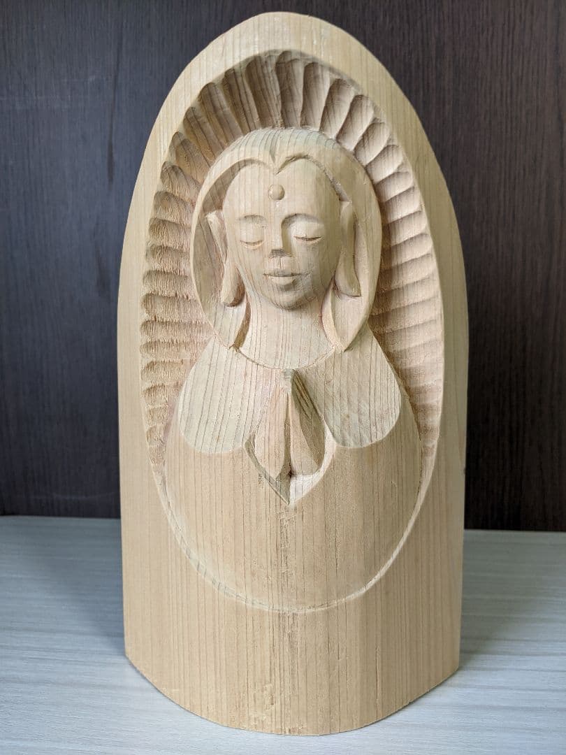 木彫りの平和観音さま　作品番号N−15　　4月1日から値上げ　彫刻家　岩村一博