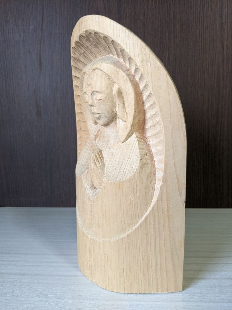 木彫りの平和観音さま　作品番号N−15　　4月1日から値上げ　彫刻家　岩村一博