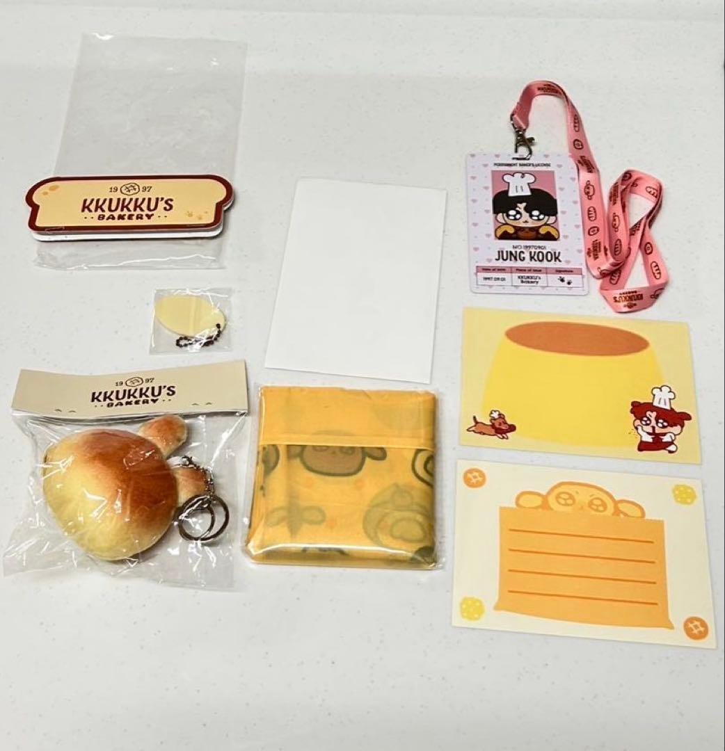 モックニム　kkukkus bakery ぬいぐるみキーホルダー　エコバッグ