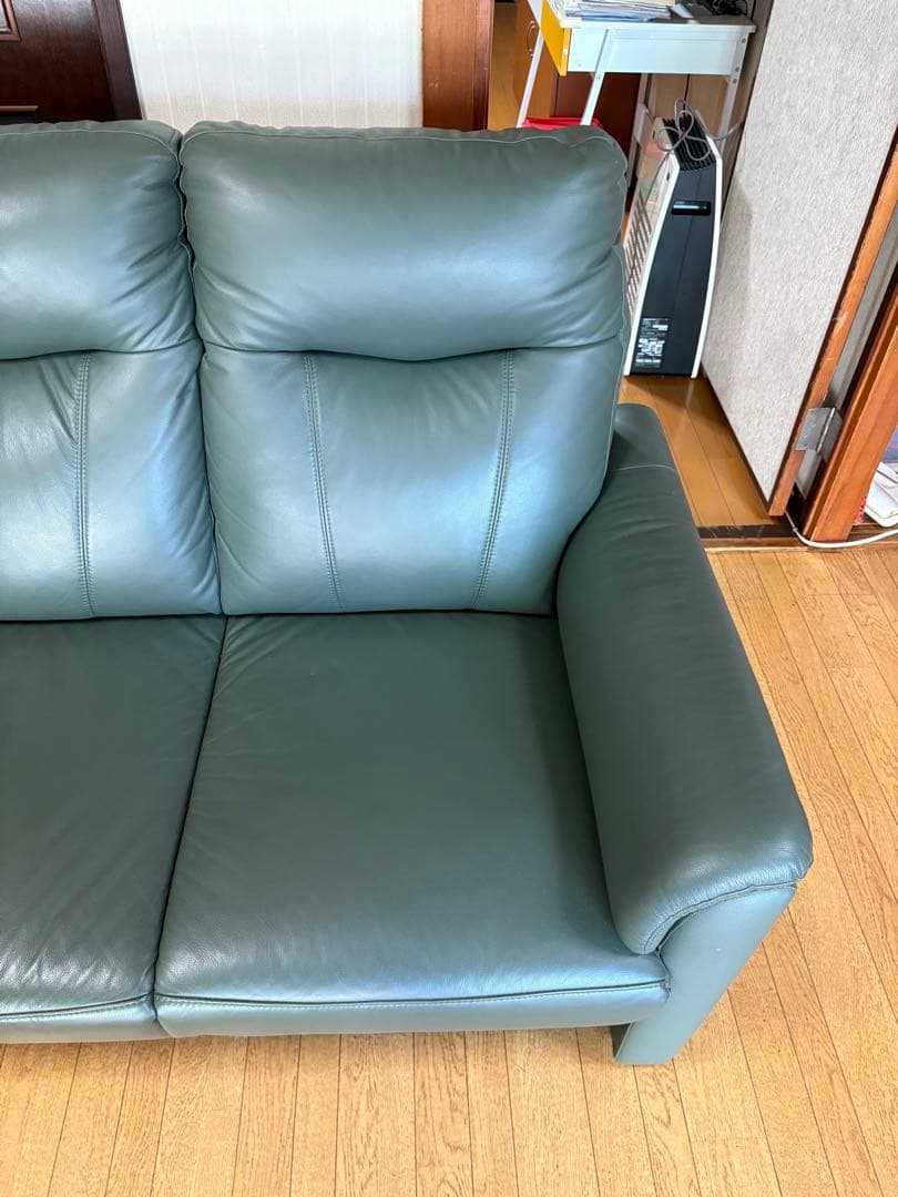 ニトリ3人用本革ソファ　ナルタKD DBR