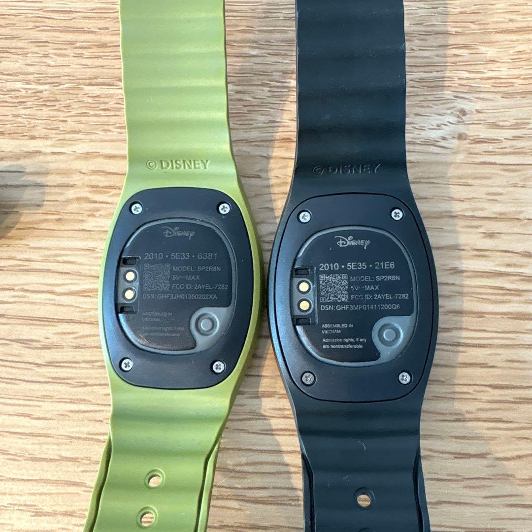 ディズニー　マジックバンドプラス　WDW ２個セット　充電ケーブル付き