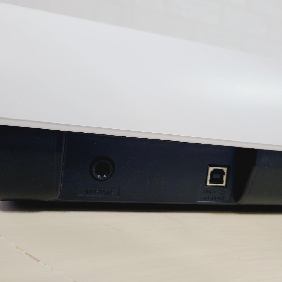 ヤマハ piaggero NP-12WH 61鍵 (譜面台 ペダル ケース付)