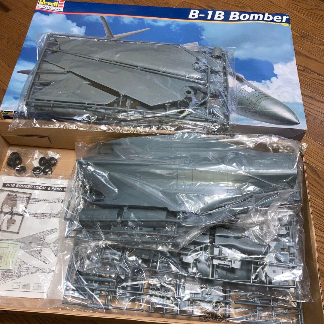1/48 Revell B-1B Bomber レベルモノグラム