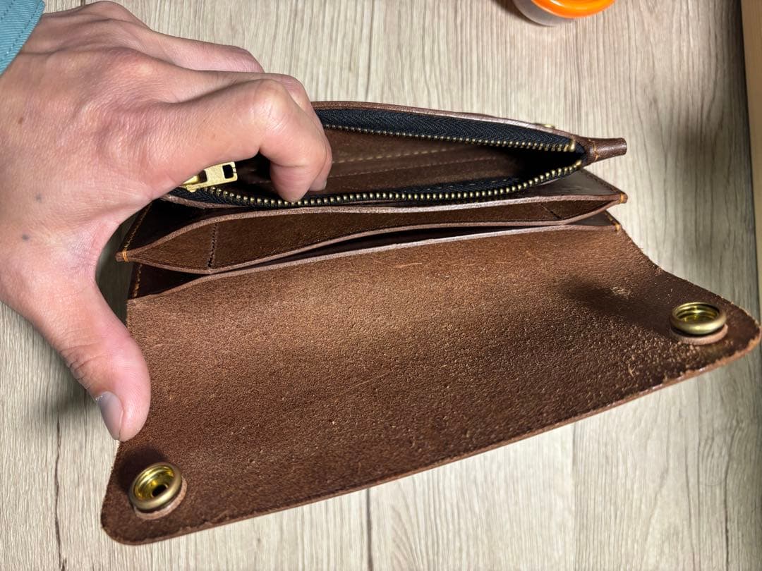ブラウンレザー 長財布 スナップボタン付き