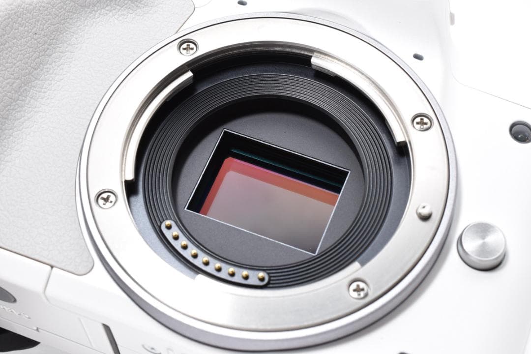 Canon EOS Kiss M ボディ ホワイト ミラーレス一眼