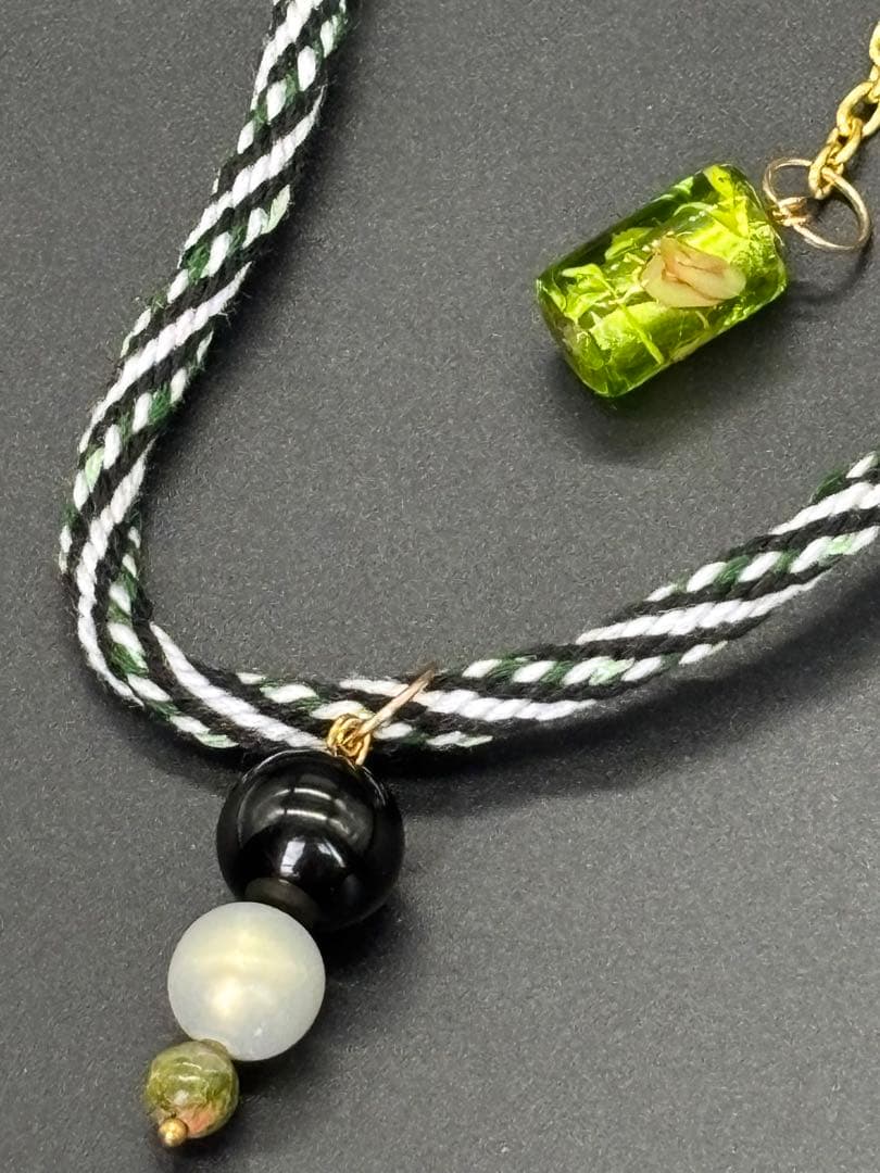 多層ビーズ付き刺繍糸組紐チョーカー