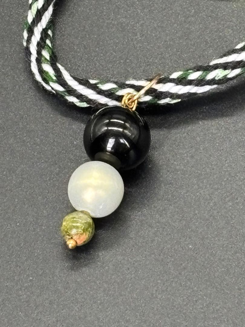 多層ビーズ付き刺繍糸組紐チョーカー