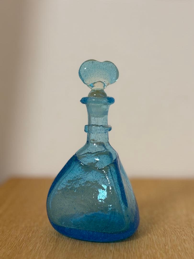 横山秀樹さん　ガラス　ポケート瓶