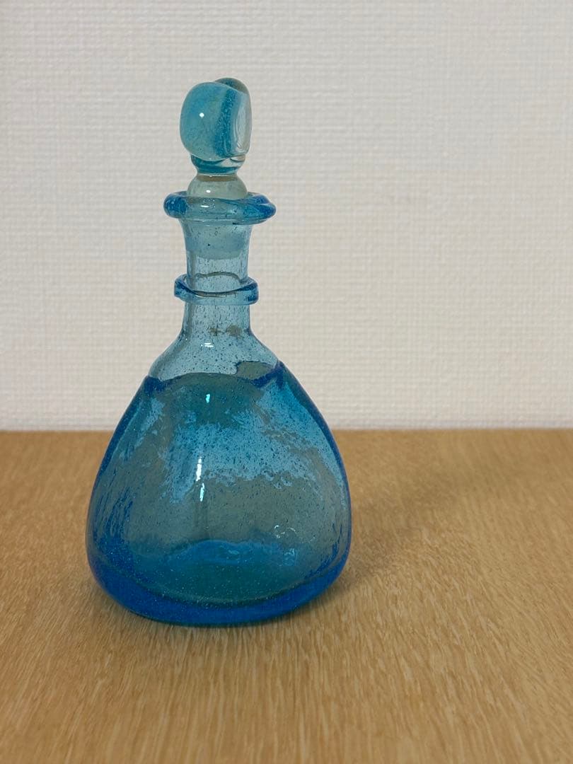 横山秀樹さん　ガラス　ポケート瓶