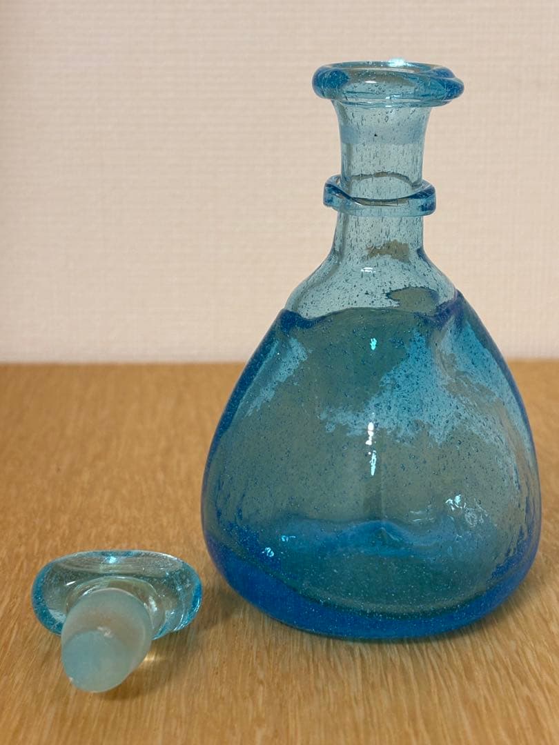 横山秀樹さん　ガラス　ポケート瓶
