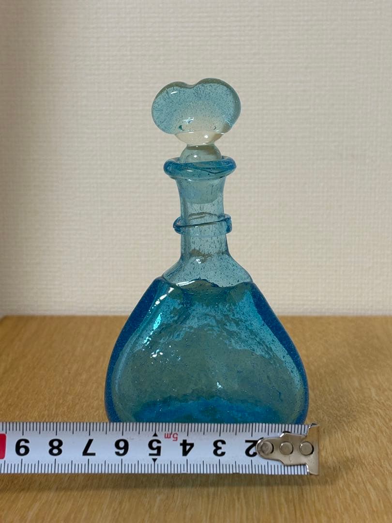 横山秀樹さん　ガラス　ポケート瓶