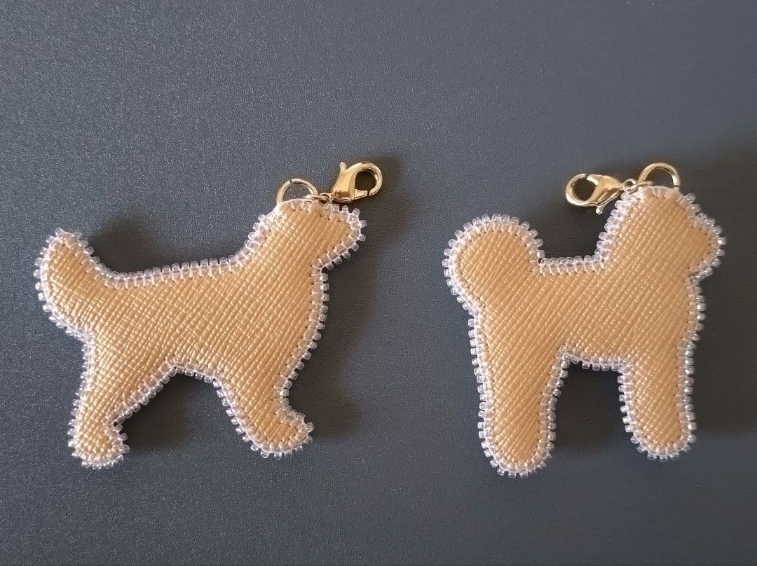 ☆MPMP☆ビーズ刺繍チャーム・ゴールデンレトリバー・スタンダードプードル